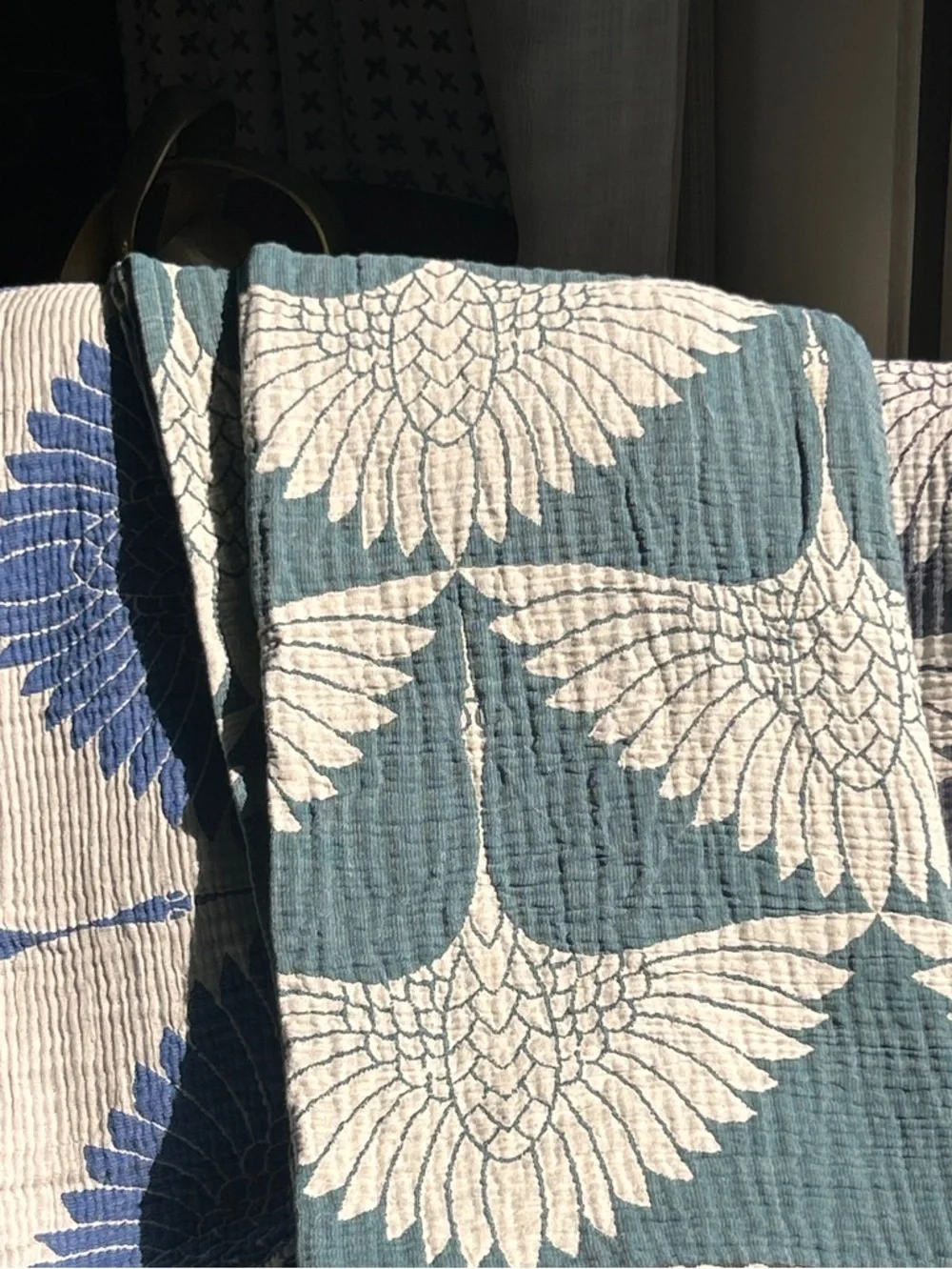 Modern Luxury Throw Feathers Flocked Woven Jacquard Cotton 55 x 77 Teal